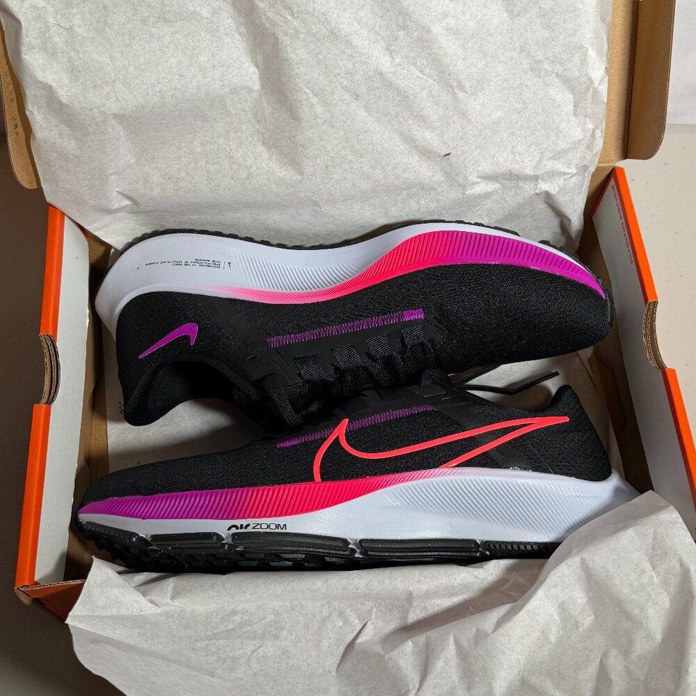 Nike Air Zoom Pegasus 38 |Black / Flash Crimson Men's Size 11 | Women's 12.5
